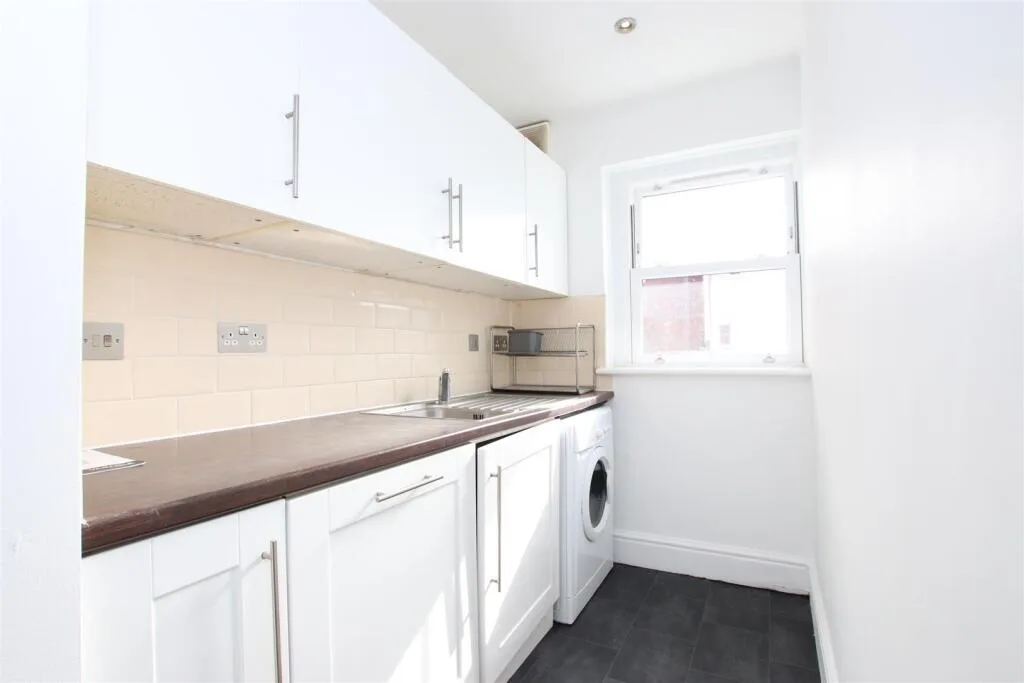 4 bedroom flat for rent