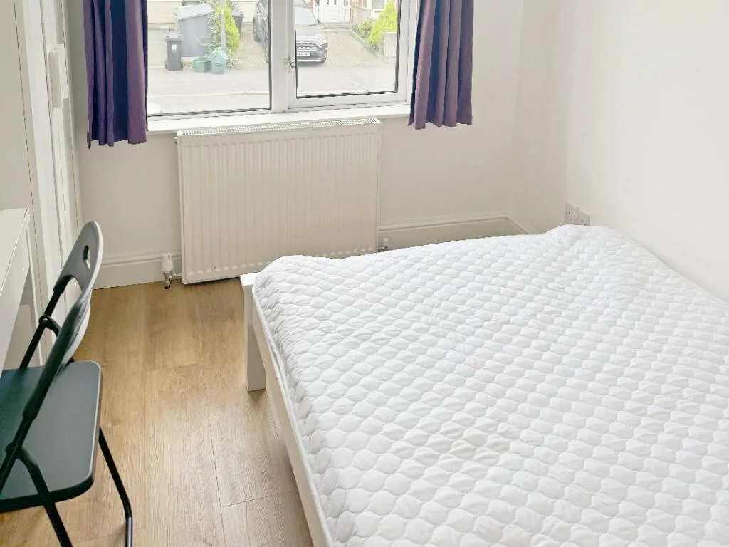 5 bedroom semi-detached house for rent