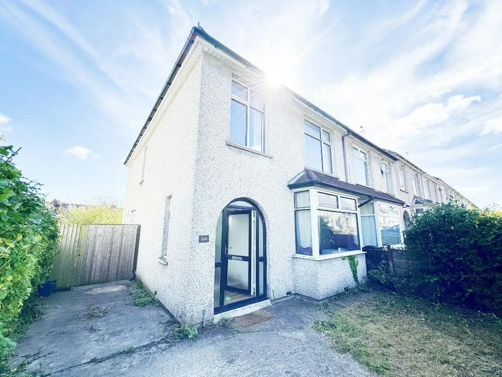 5 bedroom semi-detached house for rent