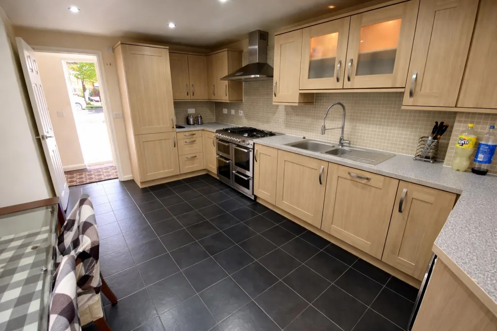 4 bedroom town house for rent