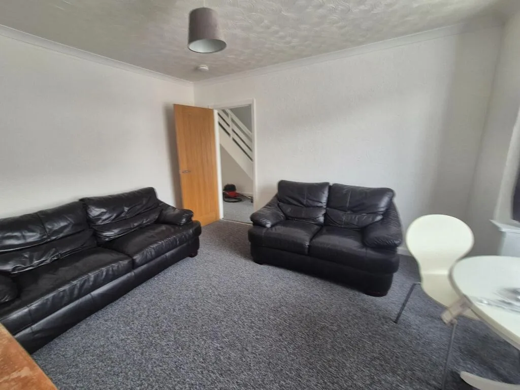 4 bedroom terraced house for rent