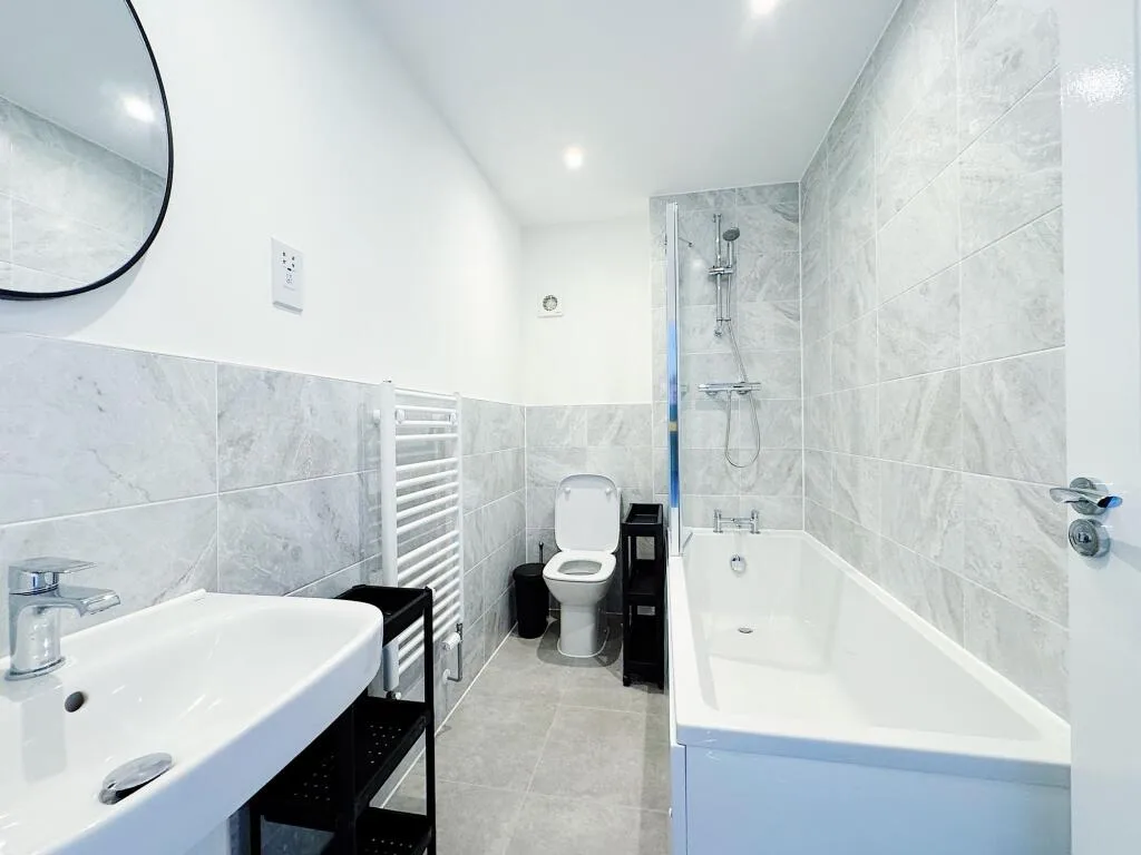1 bedroom house share for rent