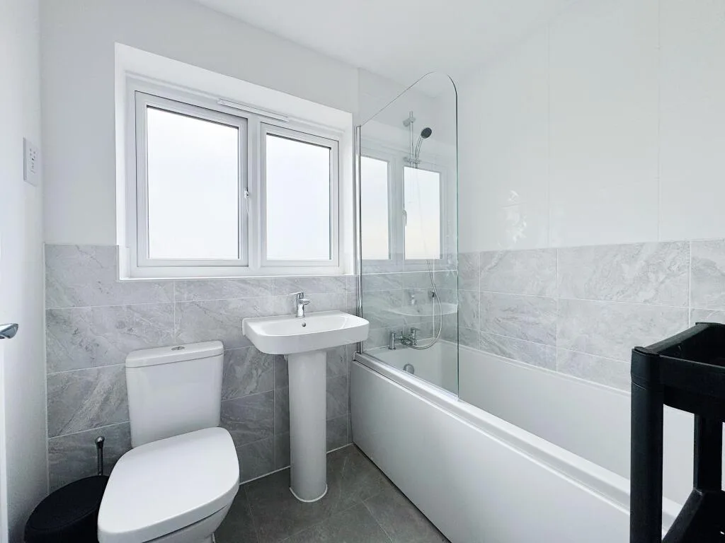1 bedroom house share for rent