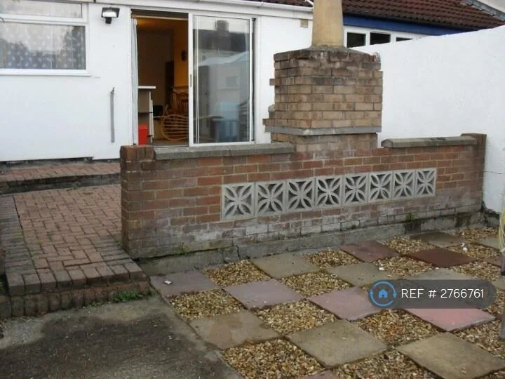 5 bedroom terraced house for rent