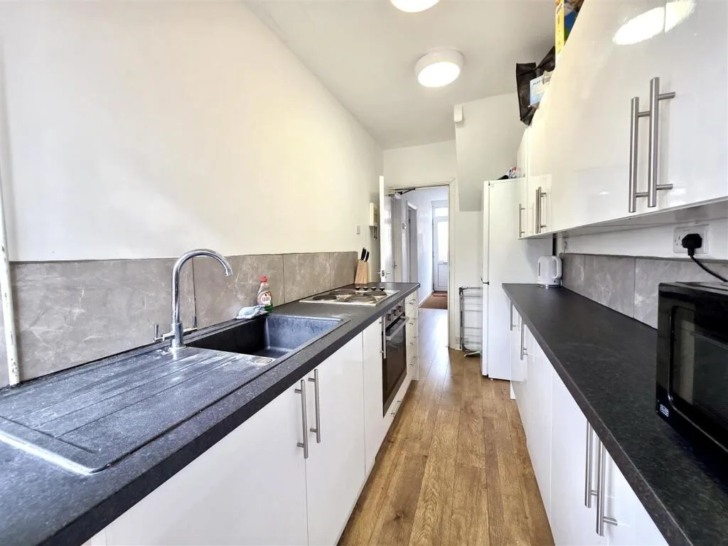 4 bedroom terraced house for rent