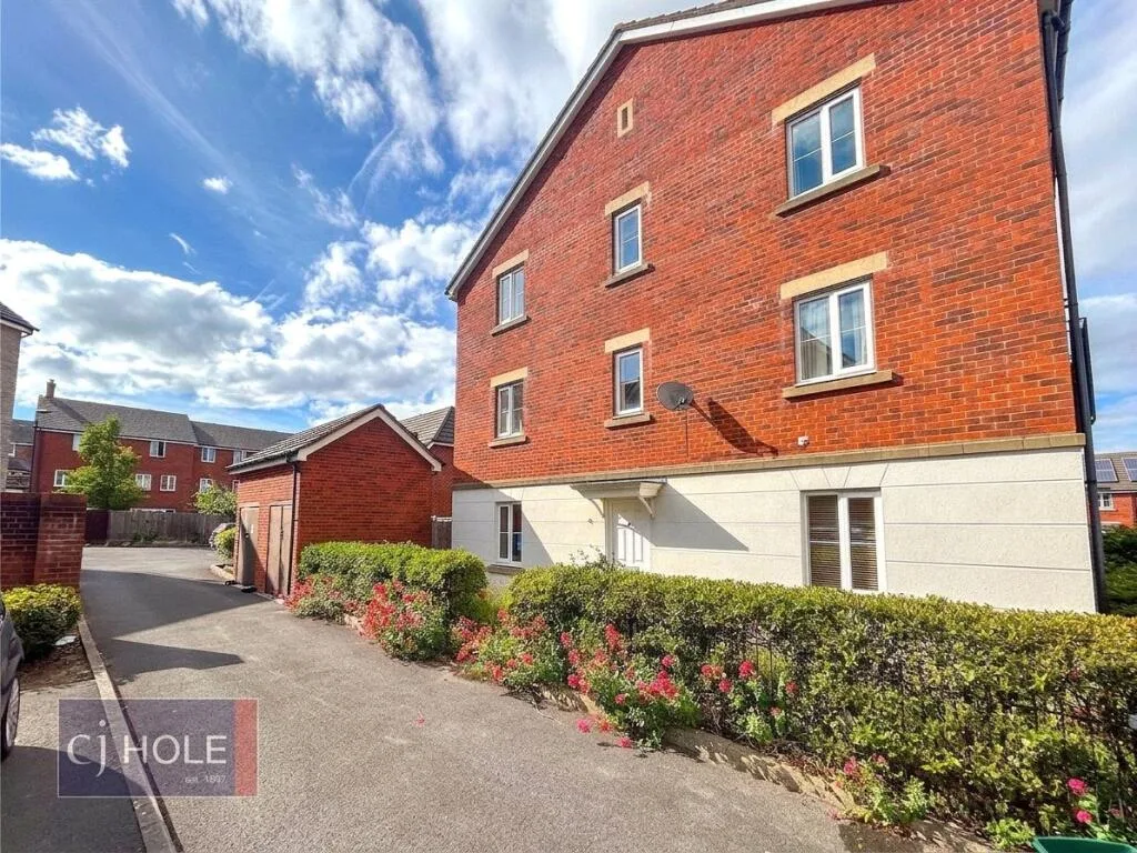 4 bedroom terraced house for rent