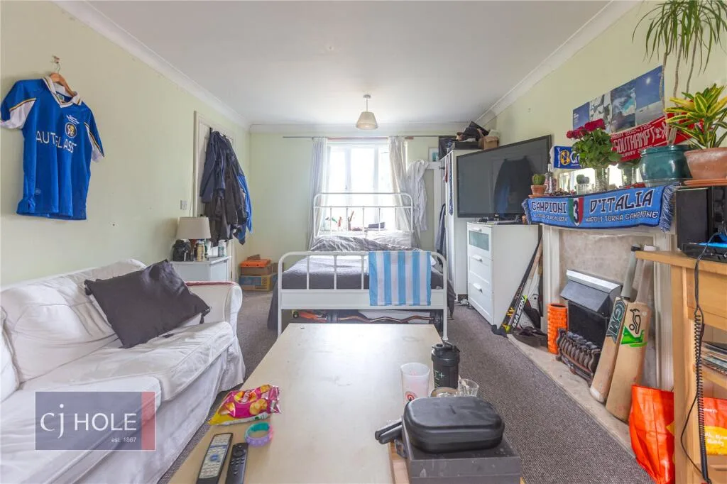 4 bedroom semi-detached house for rent