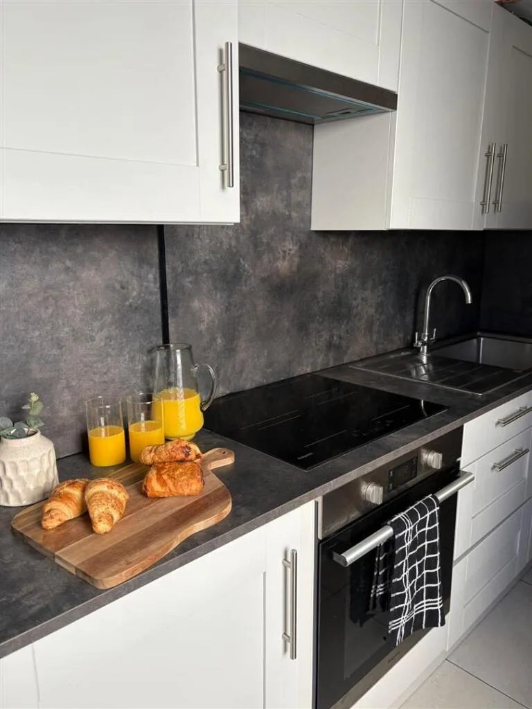 1 bedroom house share for rent