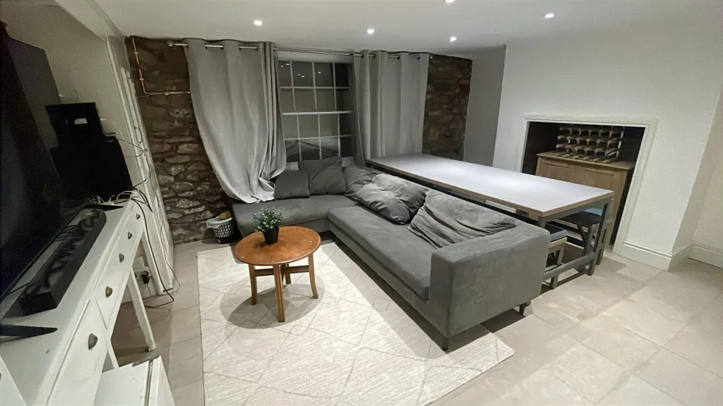 1 bedroom house share for rent