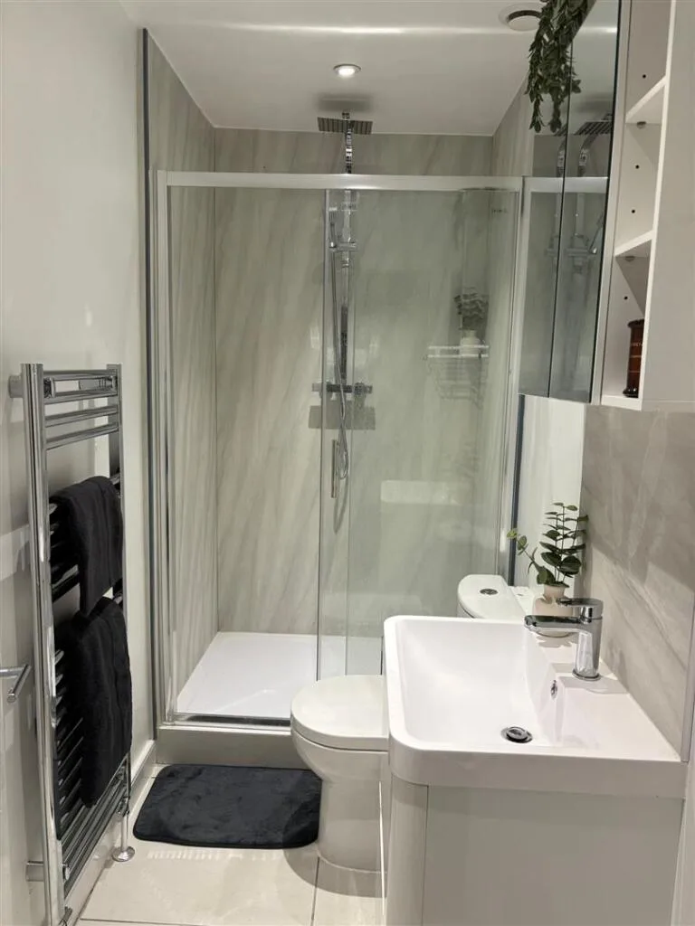 1 bedroom house share for rent