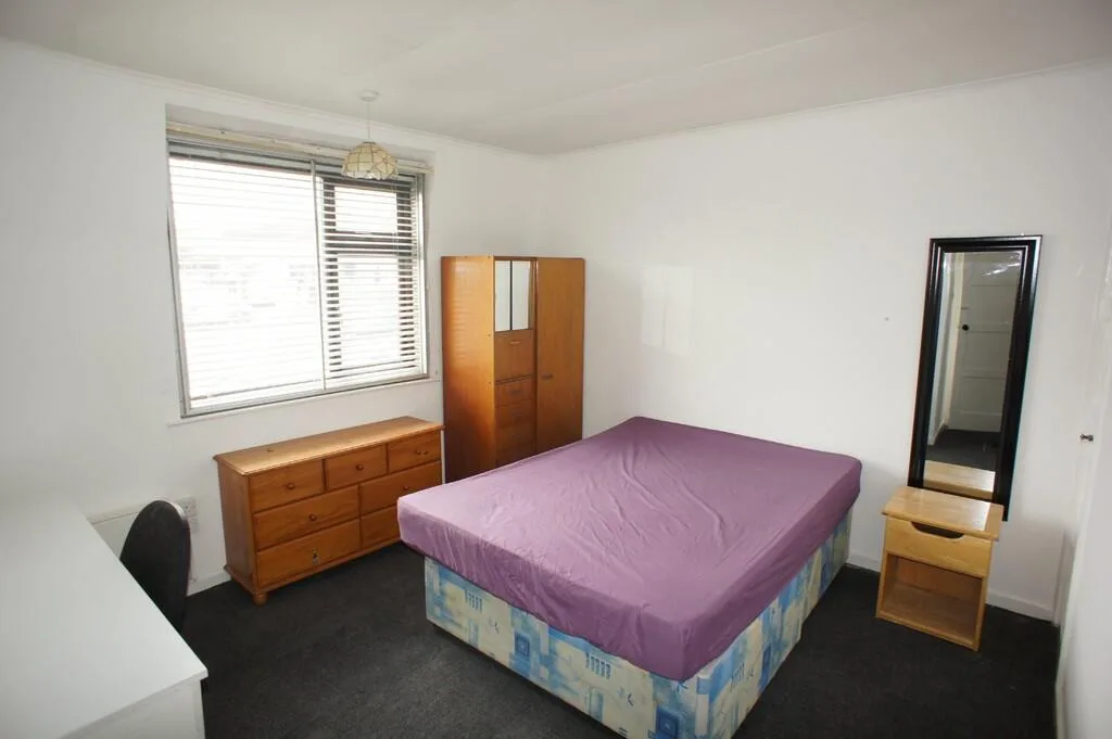 4 bedroom semi-detached house for rent