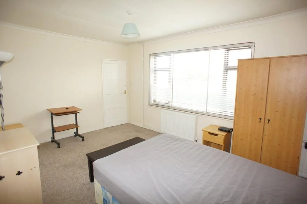 4 bedroom semi-detached house for rent