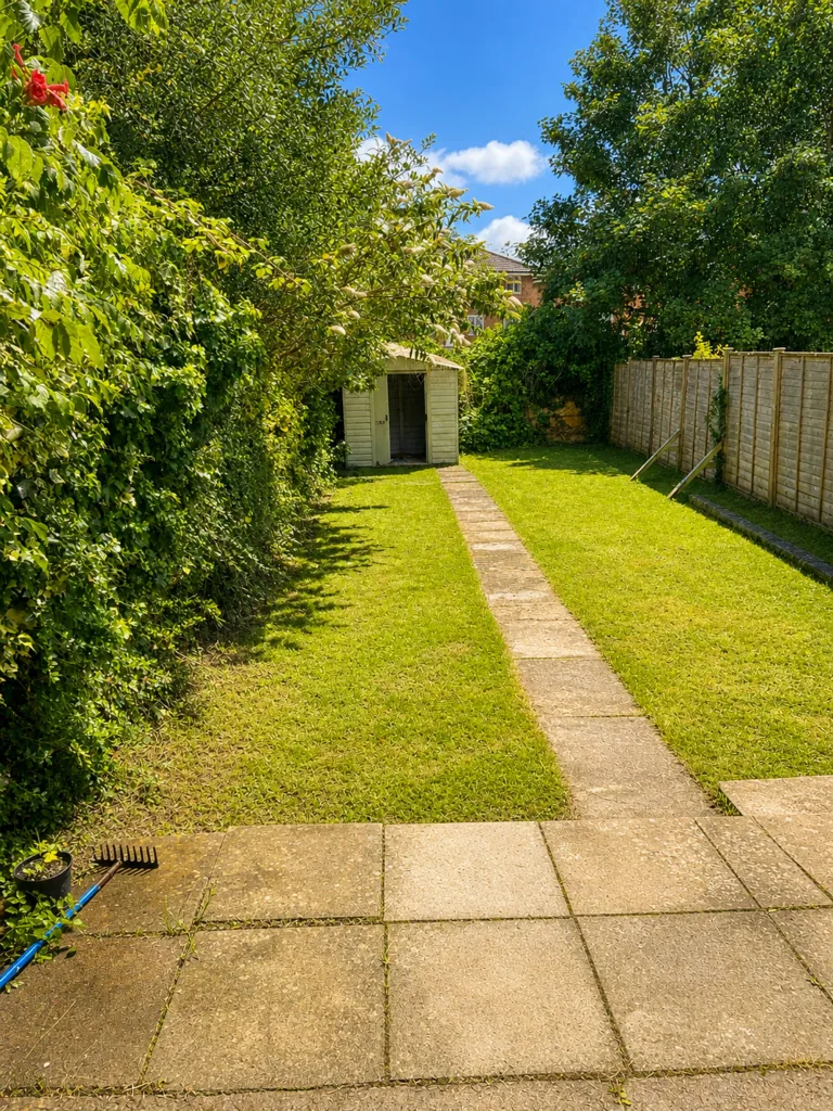 5 bedroom terraced house for rent