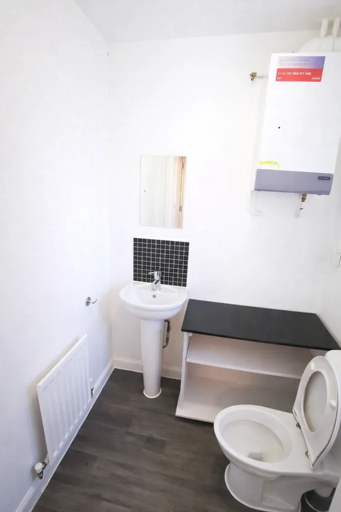 4 bedroom semi-detached house for rent