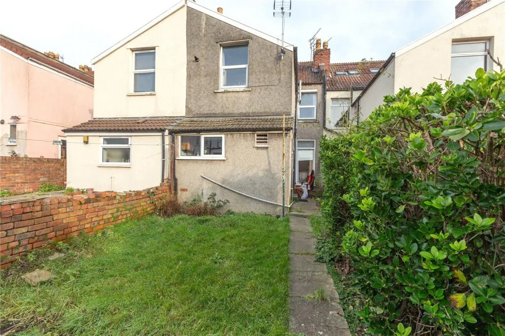 5 bedroom terraced house for rent