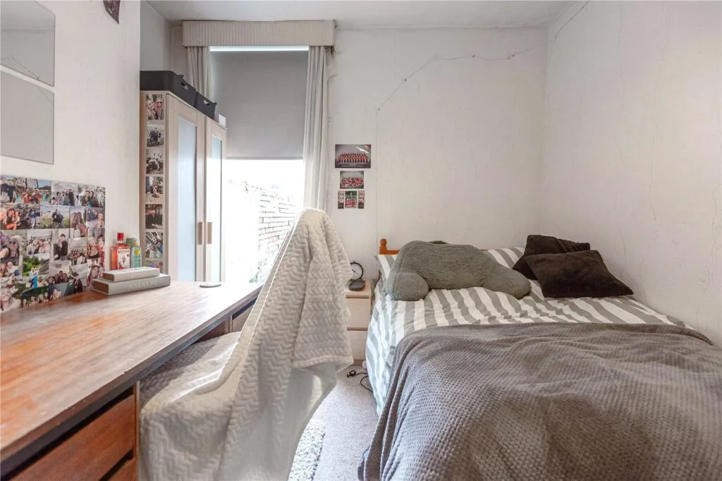 5 bedroom terraced house for rent