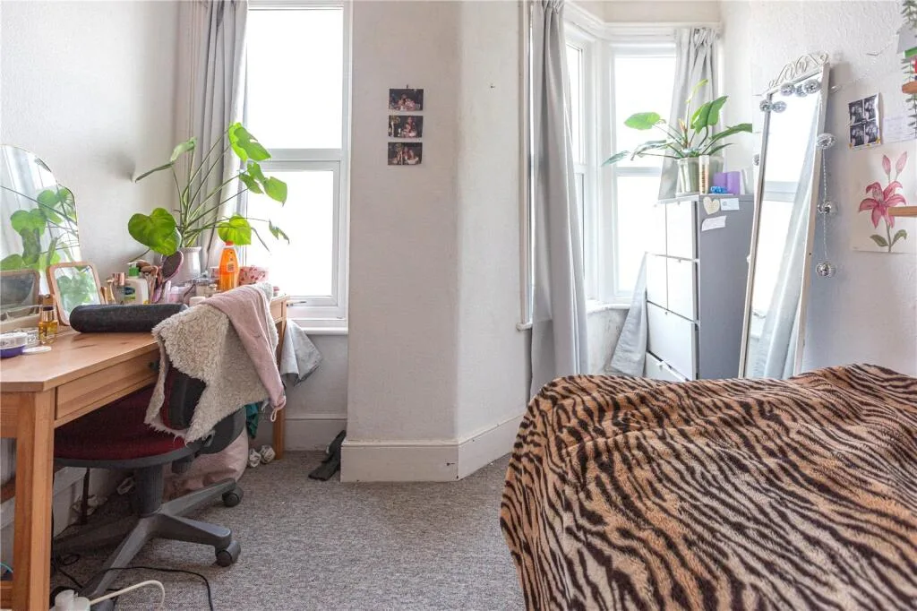 5 bedroom terraced house for rent