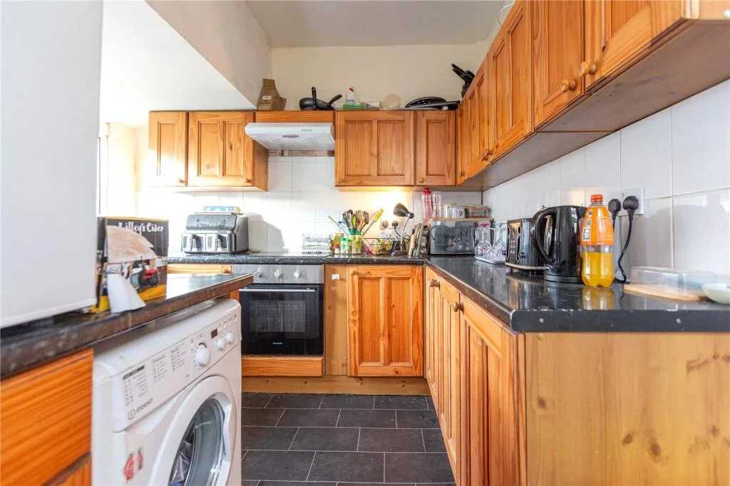 5 bedroom terraced house for rent
