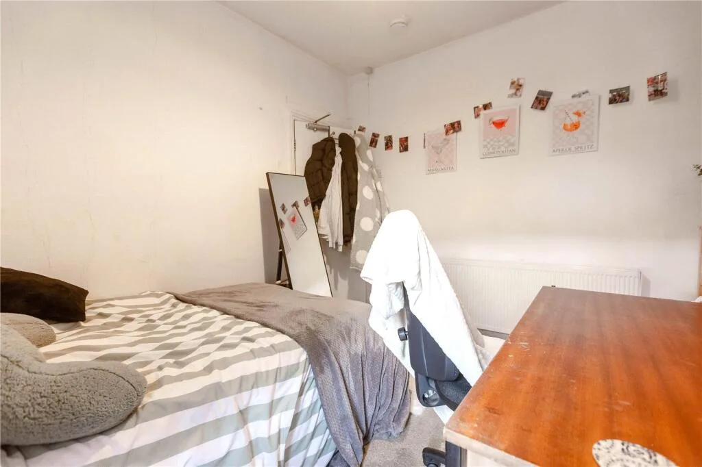 5 bedroom terraced house for rent
