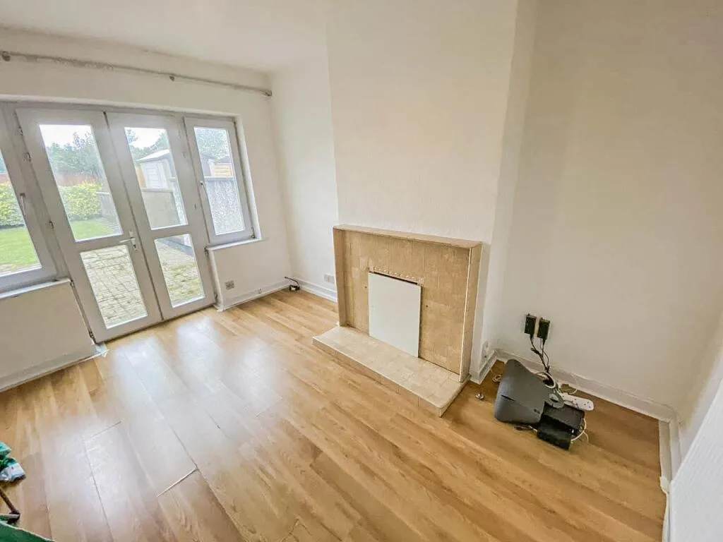 4 bedroom end of terrace house for rent