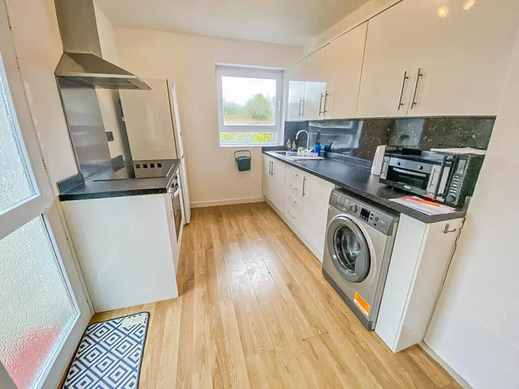 4 bedroom end of terrace house for rent