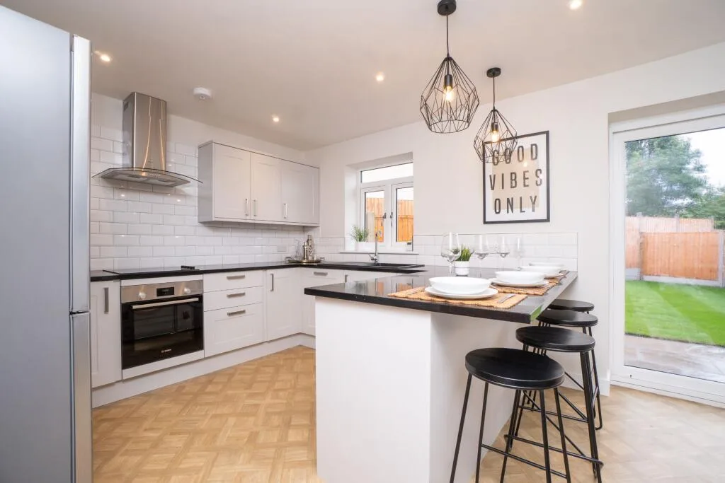 4 bedroom semi-detached house for rent