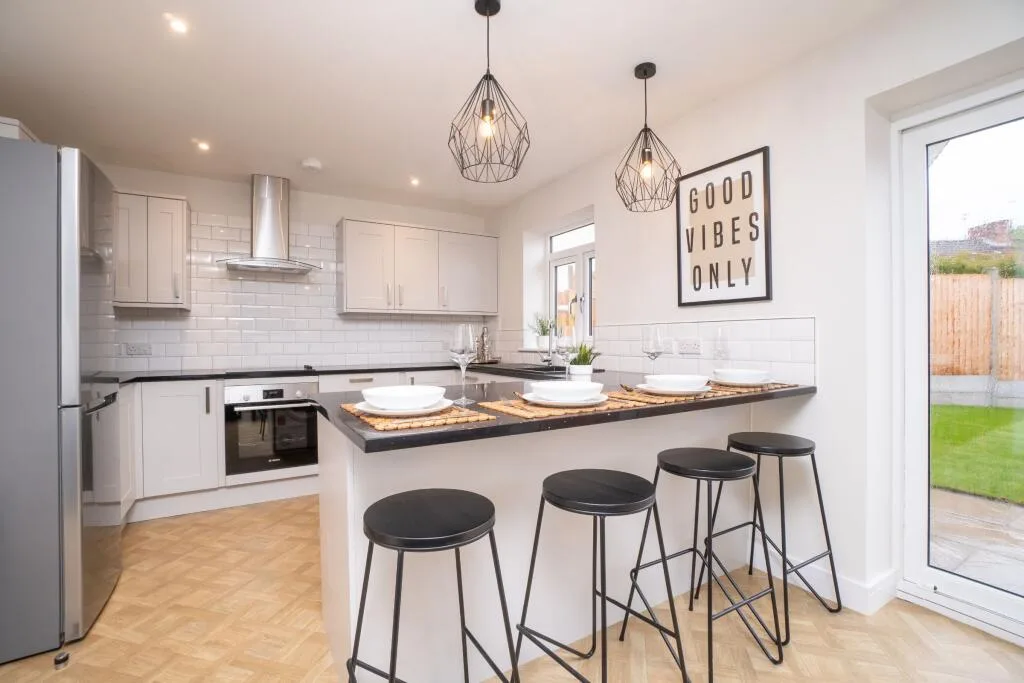 4 bedroom semi-detached house for rent
