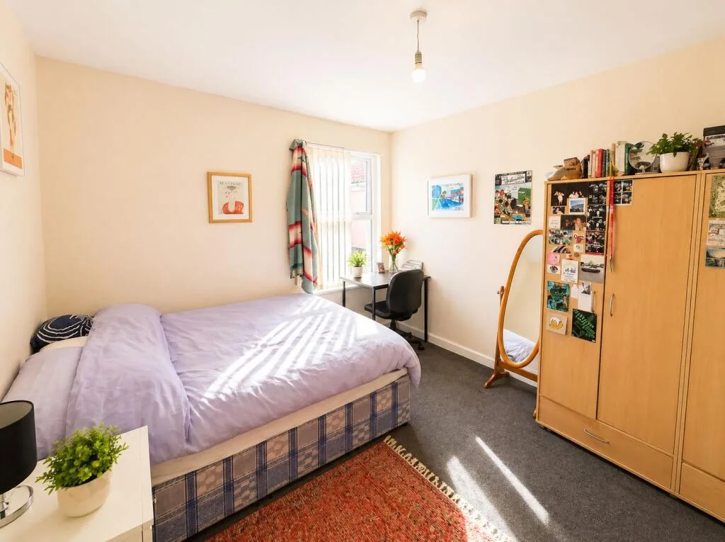 5 bedroom terraced house for rent
