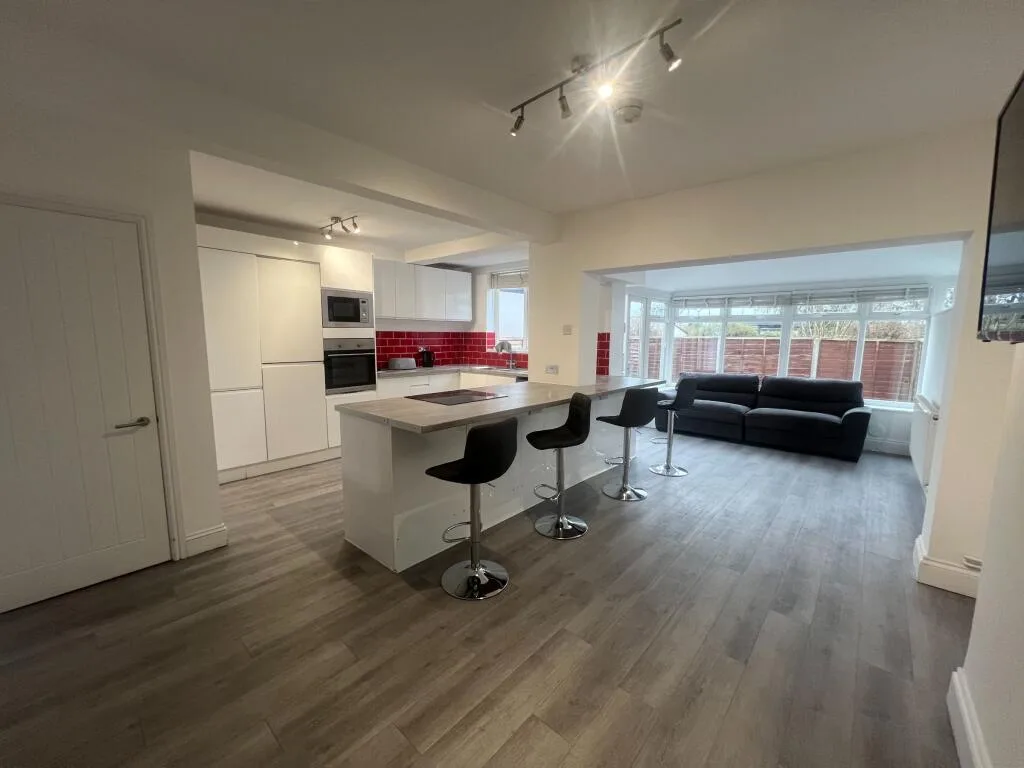 5 bedroom terraced house for rent