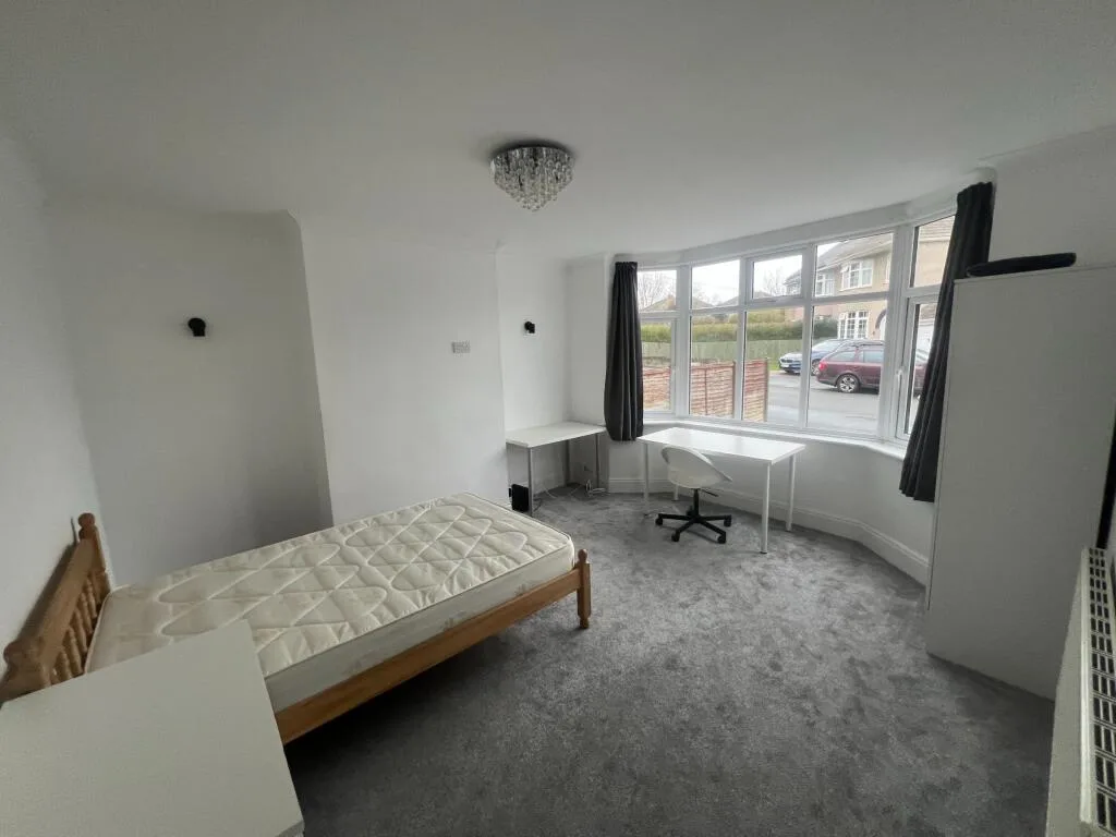 5 bedroom terraced house for rent