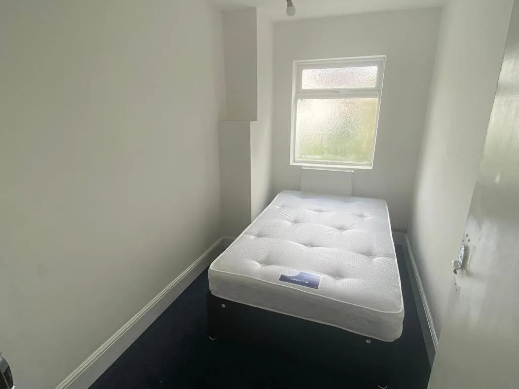 1 bedroom house share for rent