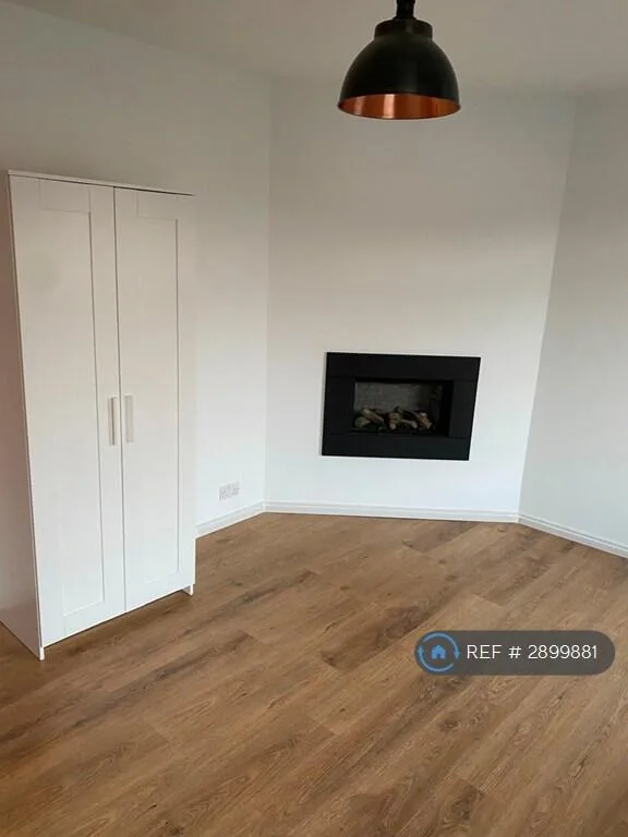 4 bedroom semi-detached house for rent