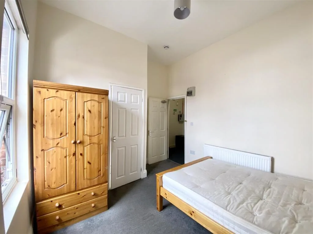 1 bedroom house share for rent