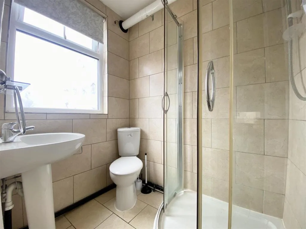 1 bedroom house share for rent