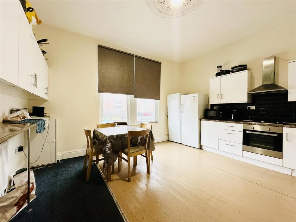 1 bedroom house share for rent