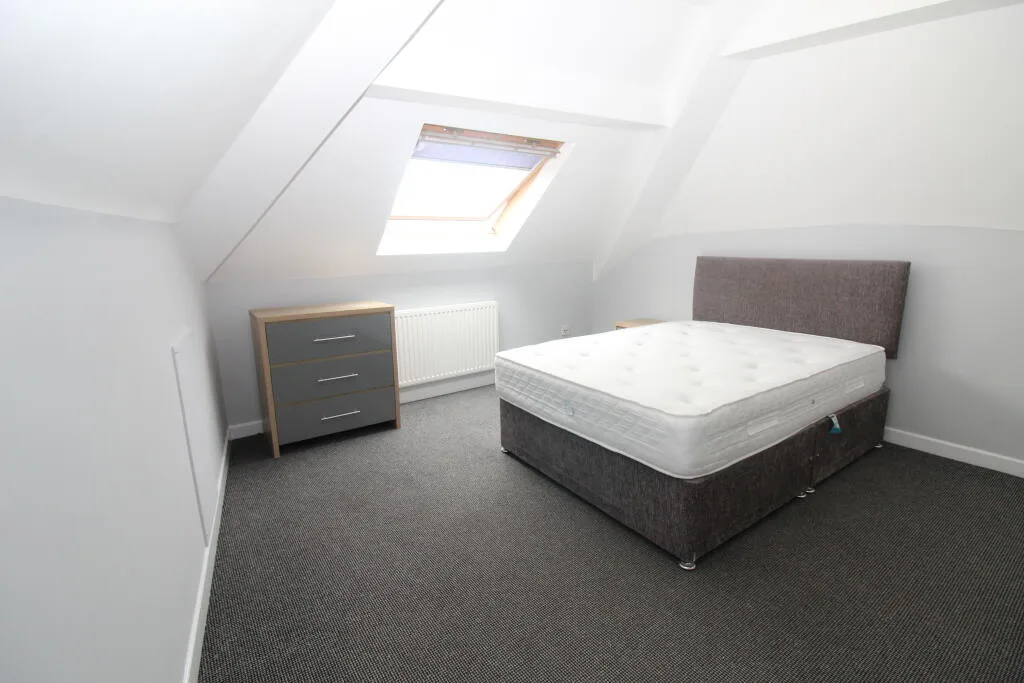 4 bedroom flat share for rent
