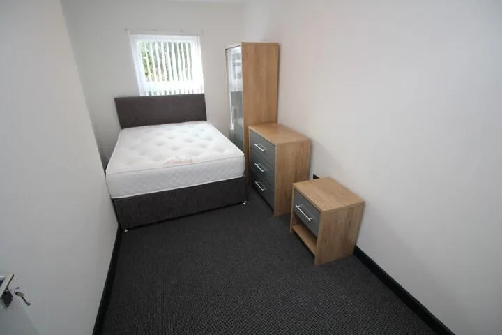 4 bedroom flat share for rent