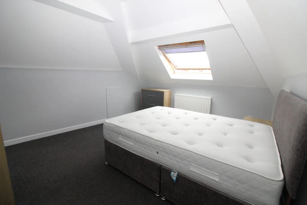 4 bedroom flat share for rent