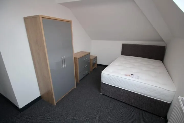 4 bedroom flat share for rent