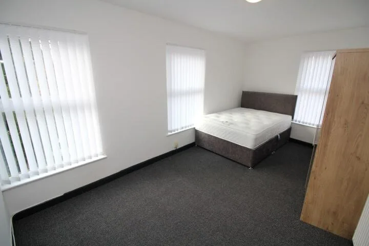 4 bedroom flat share for rent