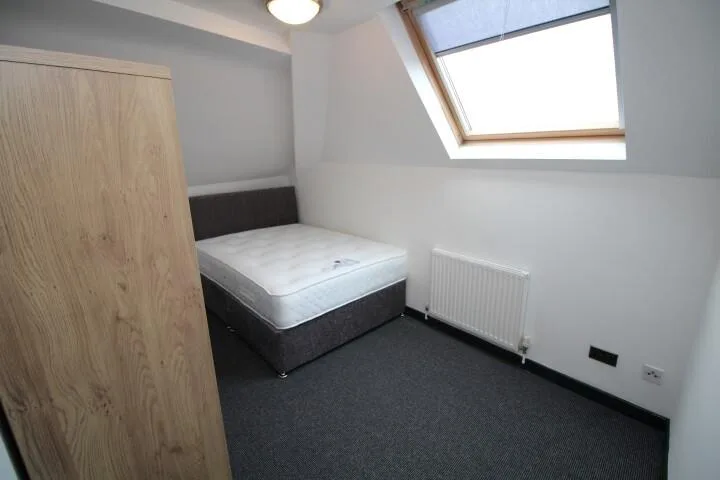 4 bedroom flat share for rent