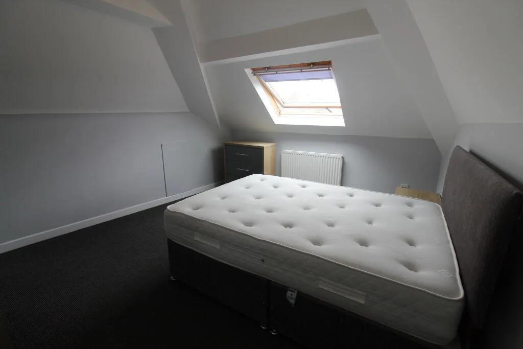 4 bedroom flat share for rent