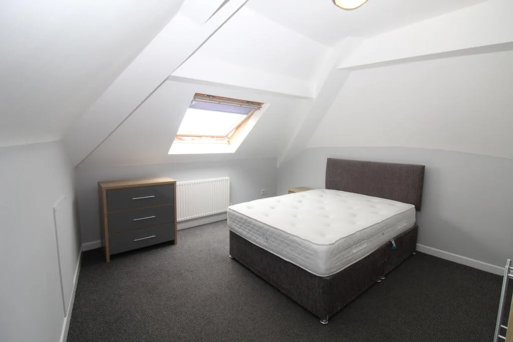 4 bedroom flat share for rent