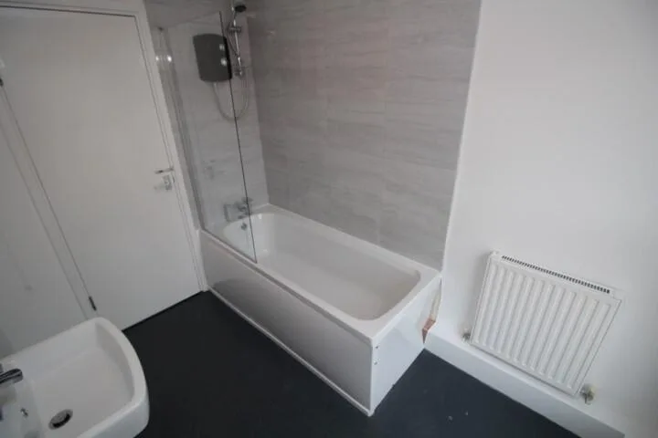4 bedroom flat share for rent