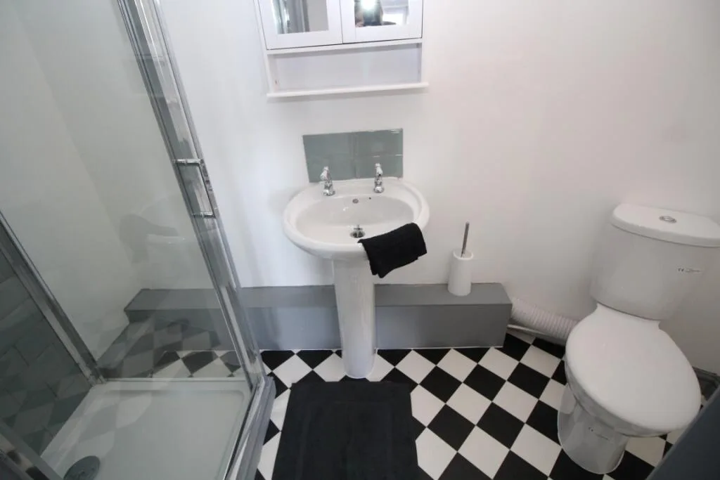 7 bedroom house share for rent