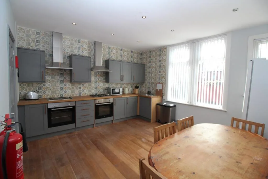 7 bedroom house share for rent
