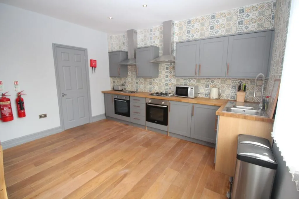 7 bedroom house share for rent