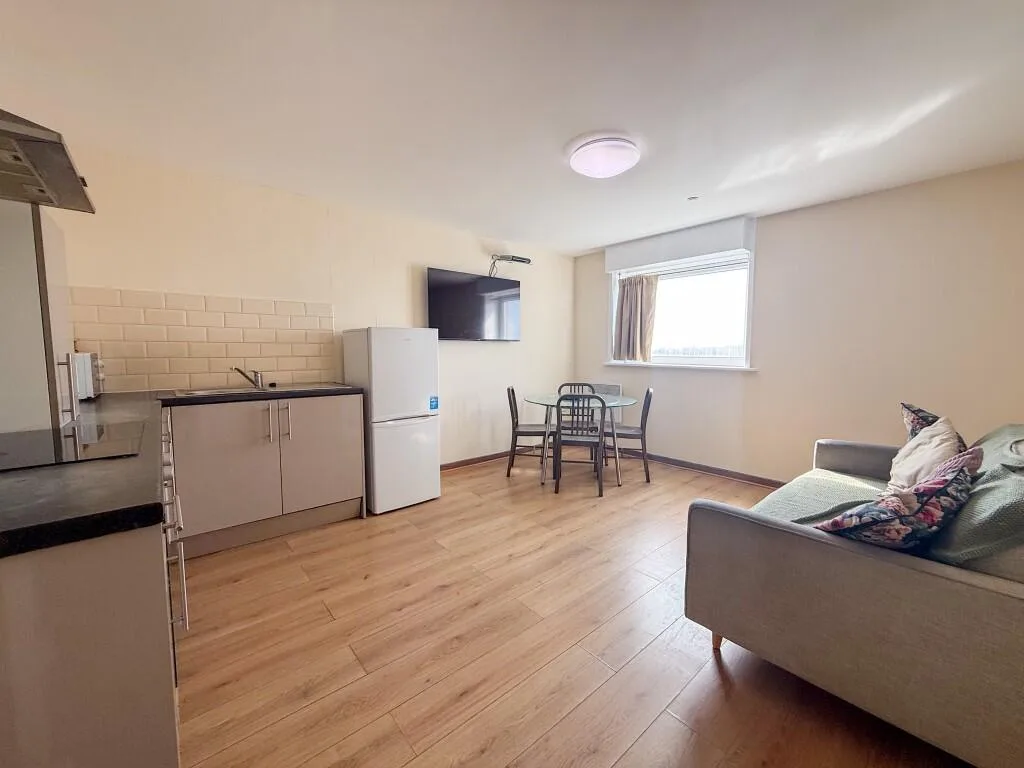 3 bedroom flat for rent