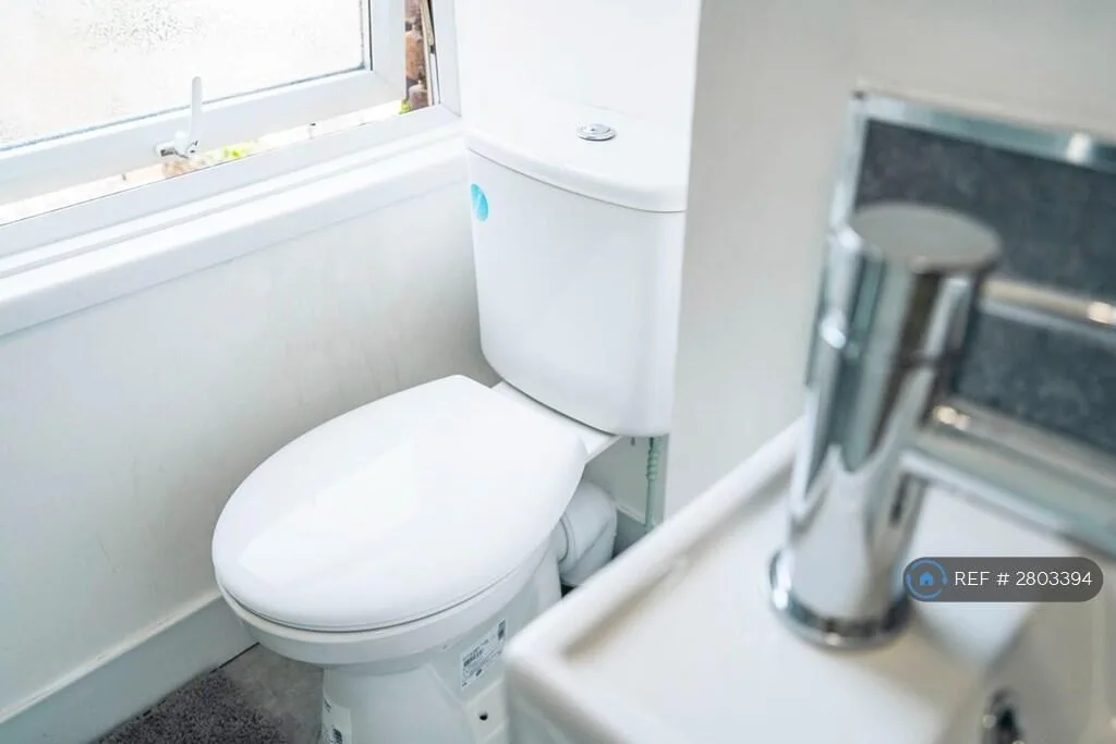 1 bedroom house share for rent