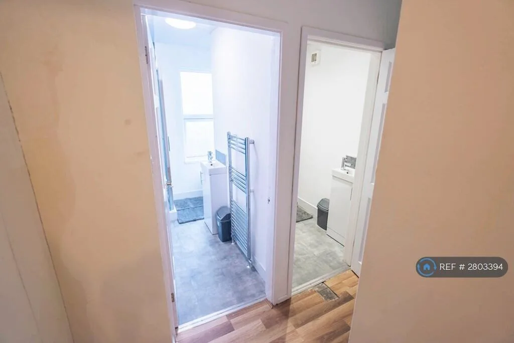 1 bedroom house share for rent